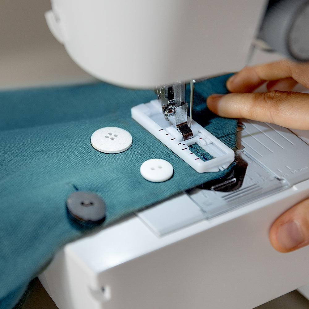 Cecotec BelleCouture 1500 Máquina de Coser 15 Puntadas Fácil para Principiantes Novatos