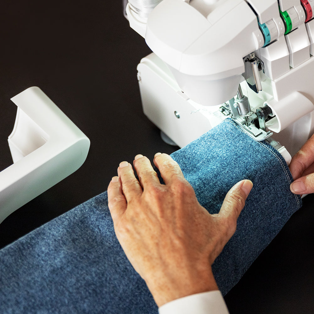 Cecotec BelleCouture Overlock Remalladora 1100 RPM Para Todo Tipo De Tejidos Prensatelas Ajustable