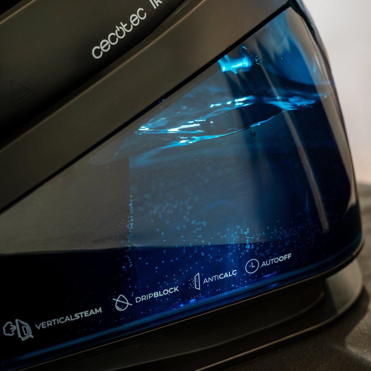 Cecotec IronHero V-2400 Estación de Plancha Vapor Continuo Power Steam 180 g por minuto Potencia 2400 W